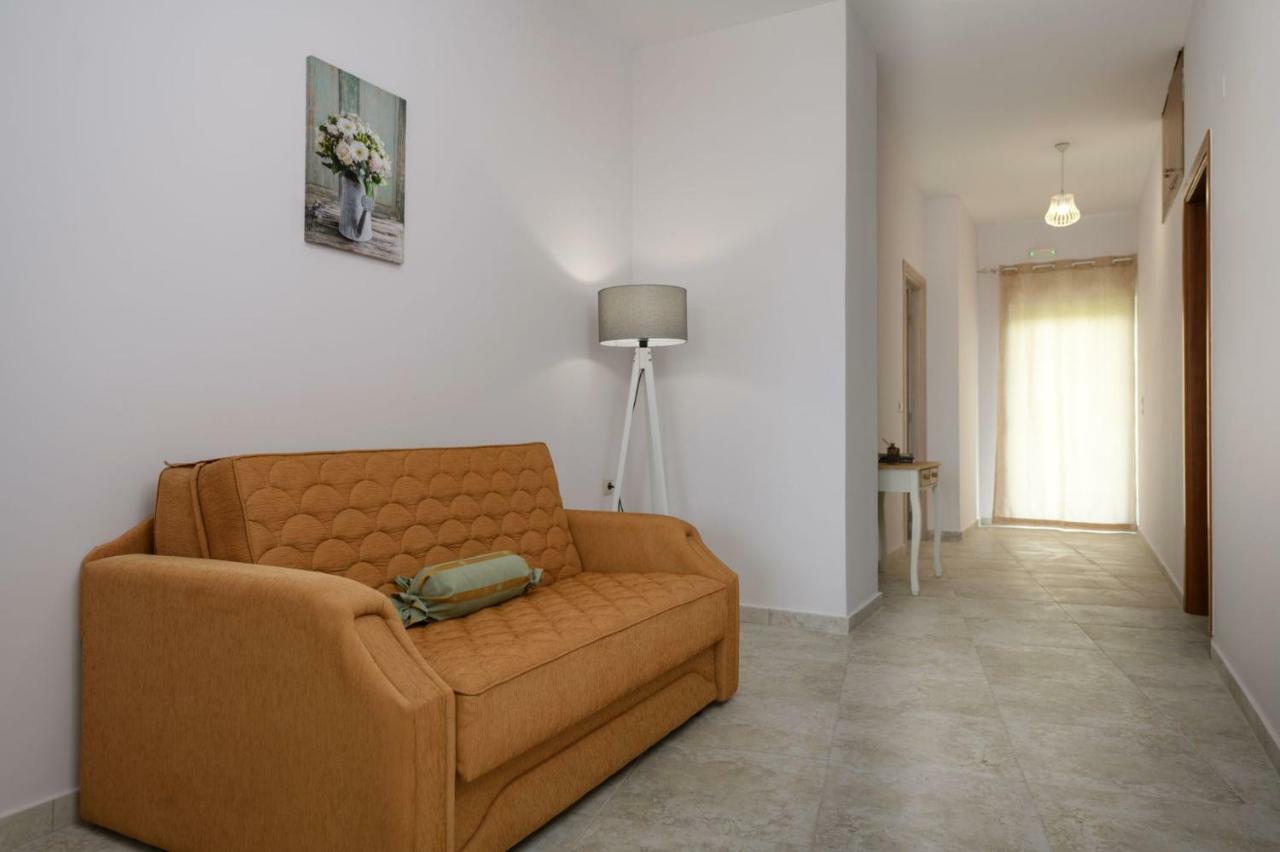 Coral Sea Apartment Kokkinos Pirgos Exterior foto