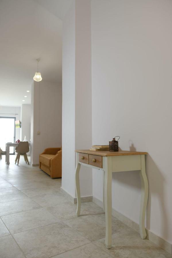 Coral Sea Apartment Kokkinos Pirgos Exterior foto